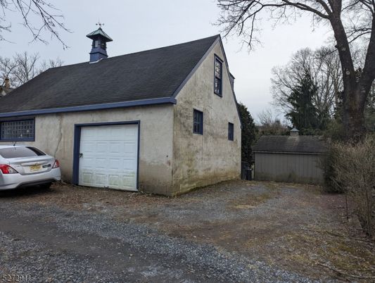 Detached Garage, Exterior