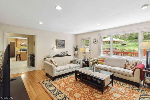 Interior, Kitchen, Living room, Recessed Lighting, Wood Texture Flooring