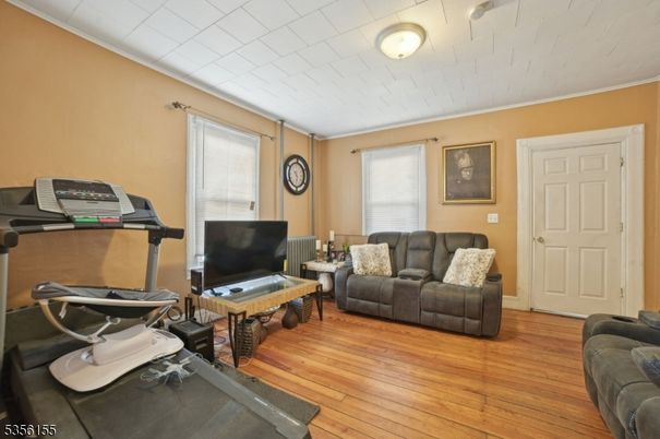 Fitness Equipment, Interior, Living room, Wood Texture Flooring