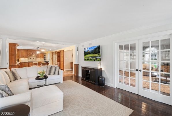 Interior, Kitchen, Living room, Pendant Lights, Recessed Lighting, Wood Texture Flooring