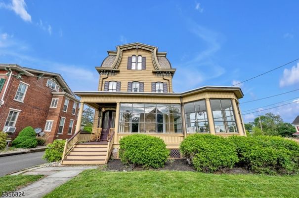 Exterior, Facade, Brick Facade, Queen Anne Victorian