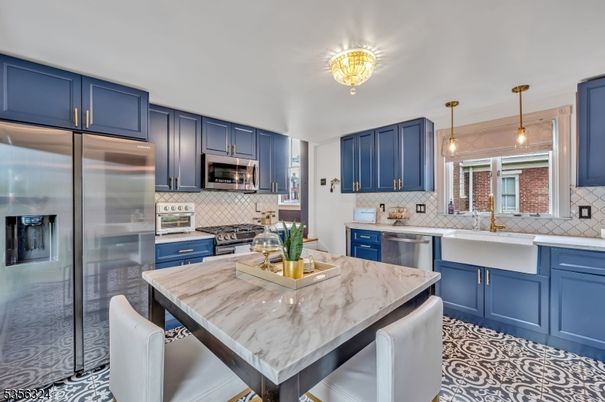 Interior, Kitchen, Pendant Lights, Stainless Steel Appliances