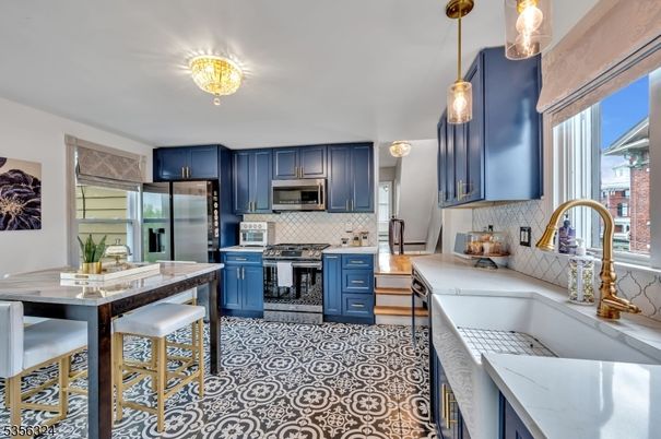 Interior, Kitchen, Pendant Lights, Stainless Steel Appliances