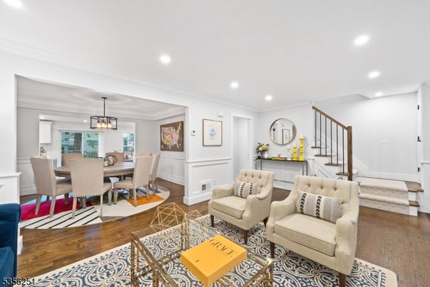 Chandelier, Dining room, Interior, Living room, Pendant Lights, Recessed Lighting, Wood Texture Flooring
