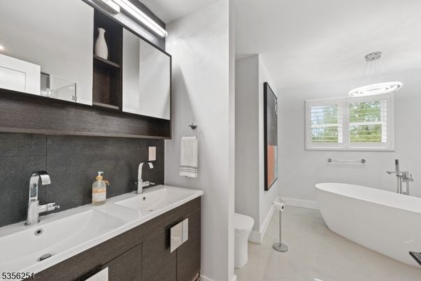 Bathroom, Dual Sink Vanities, Free Standing Baths, Interior, Pendant Lights, Recessed Lighting