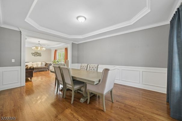 Chandelier, Dining room, Interior, Living room, Wood Texture Flooring