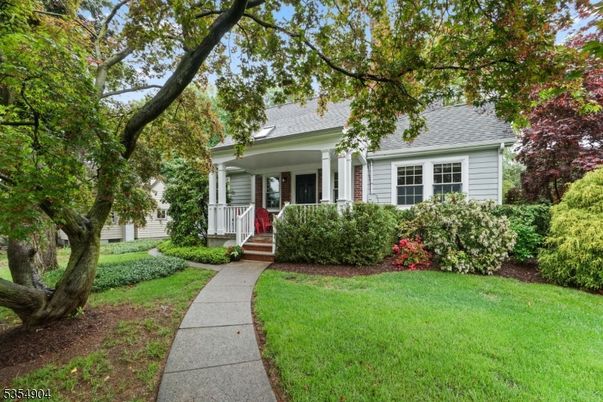 Backyard, Exterior, Facade, Cape Cod