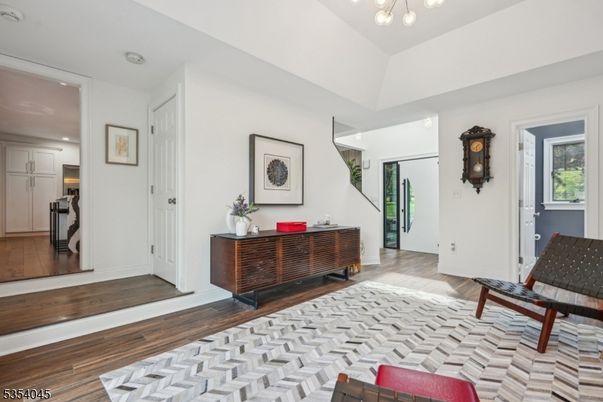 Interior, Pendant Lights, Wood Texture Flooring
