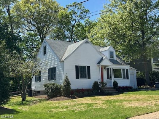 Exterior, Facade, Cape Cod