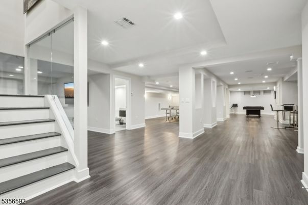 Interior, Recessed Lighting, Wood Texture Flooring