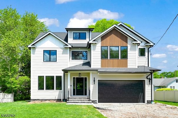 Attached, Exterior, Facade, Farmhouse