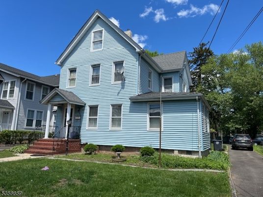 Exterior, Facade, Queen Anne Victorian