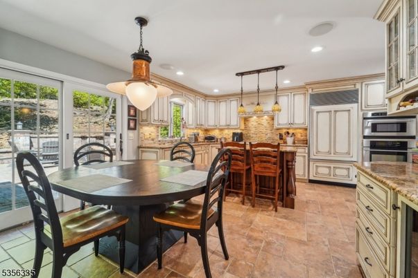 Dining room, Interior, Kitchen, Pendant Lights, Recessed Lighting