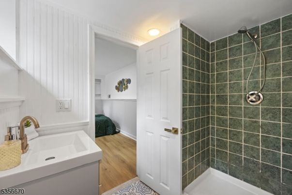 Bathroom, Interior, Wood Texture Flooring