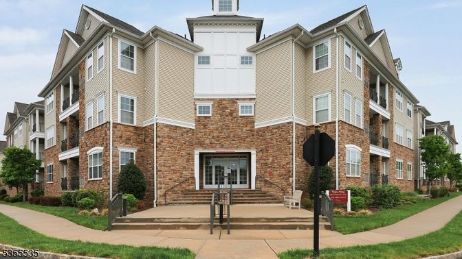 Exterior, Facade, Brick Facade, Rowhouse