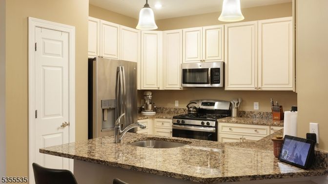 Interior, Kitchen, Pendant Lights, Recessed Lighting, Stainless Steel Appliances