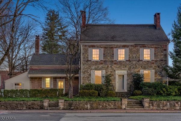 Exterior, Facade, Brick Facade, Georgian