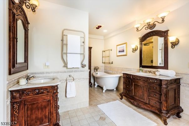 Bathroom, Dual Sink Vanities, Free Standing Baths, Interior, Recessed Lighting