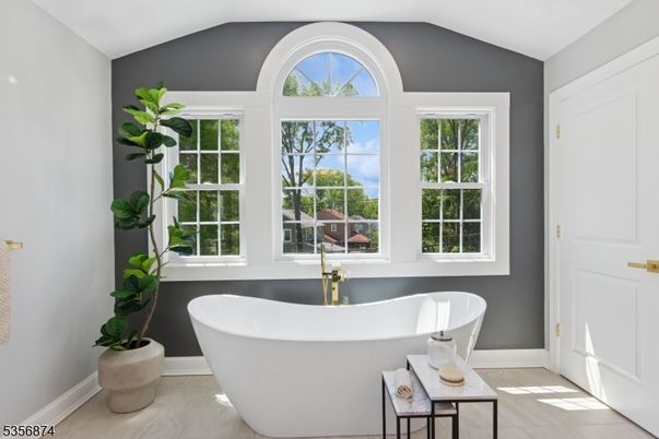 Bathroom, Free Standing Baths, Interior