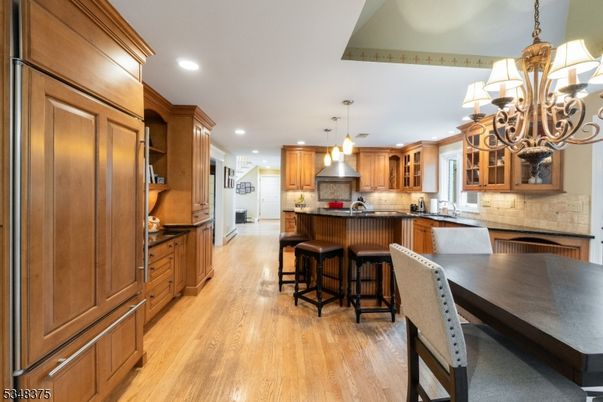Chandelier, Dining room, Interior, Kitchen, Pendant Lights, Recessed Lighting, Wood Texture Flooring