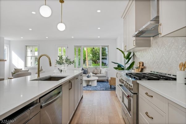 Interior, Kitchen, Living room, Pendant Lights, Recessed Lighting, Stainless Steel Appliances, Wood Texture Flooring