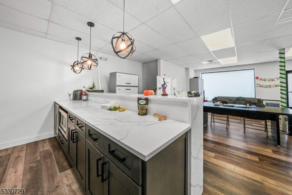 Interior, Kitchen, Pendant Lights, Wood Texture Flooring