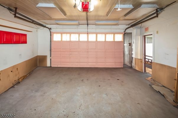 Garage, Interior