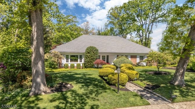 Backyard, Exterior, Facade, Brick Facade, Cape Cod