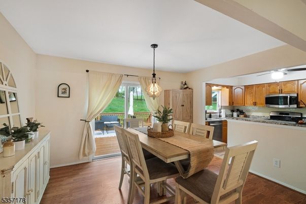 Dining room, Interior, Kitchen, Pendant Lights, Wood Texture Flooring