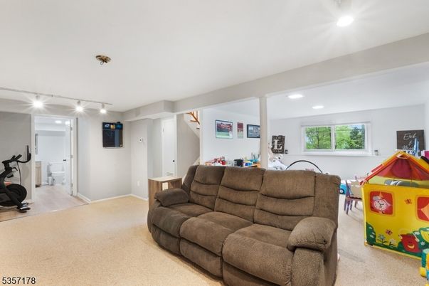 Fitness Equipment, Interior, Living room, Recessed Lighting
