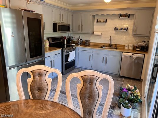 Dining room, Interior, Kitchen, Stainless Steel Appliances