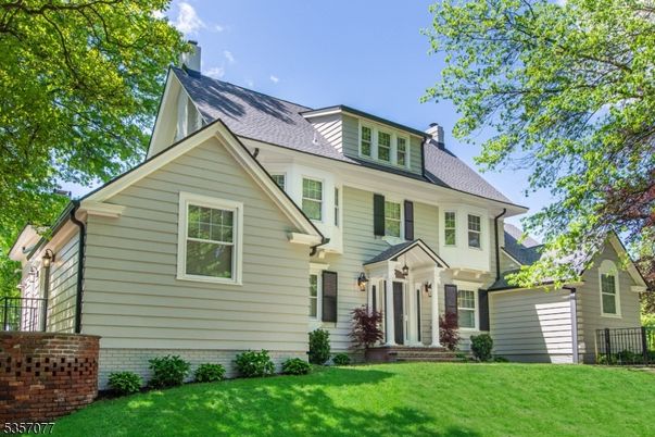 Exterior, Facade, Farmhouse