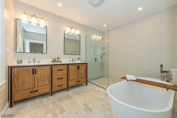Bathroom, Dual Sink Vanities, Free Standing Baths, Glass Shower, Interior, Recessed Lighting