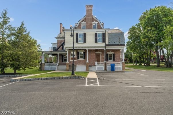 Exterior, Facade, Brick Facade, Queen Anne Victorian