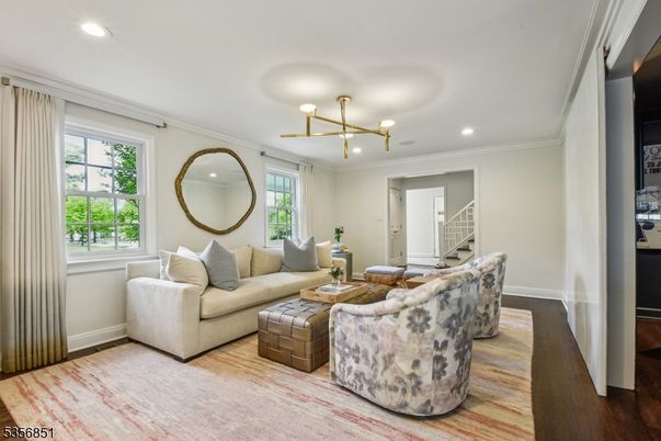 Interior, Living room, Pendant Lights, Recessed Lighting, Wood Texture Flooring