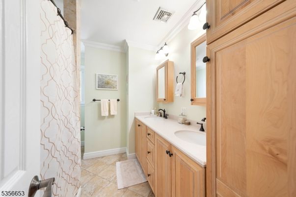 Bathroom, Dual Sink Vanities, Interior