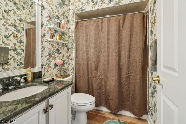 Bathroom, Interior, Wood Texture Flooring