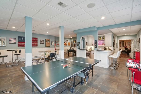 Game Room, Interior, Recessed Lighting