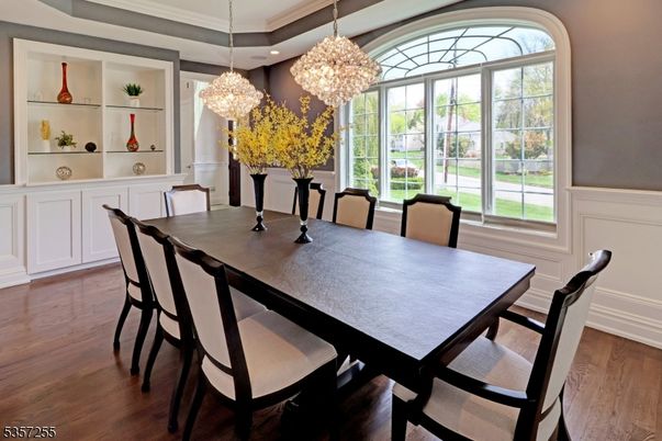 Chandelier, Dining room, Interior, Recessed Lighting, Wood Texture Flooring