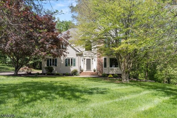 Backyard, Exterior, Facade, Cape Cod