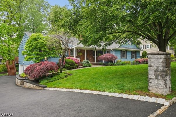 Exterior, Facade, Brick Facade, Cape Cod