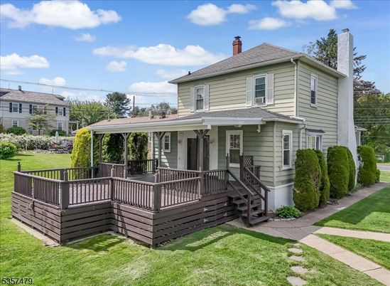 Backyard, Exterior, Facade, American Foursquare