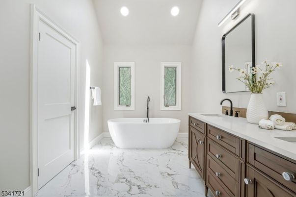 Bathroom, Dual Sink Vanities, Free Standing Baths, Interior, Marble, Recessed Lighting
