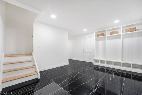 Empty room, Interior, Marble, Recessed Lighting