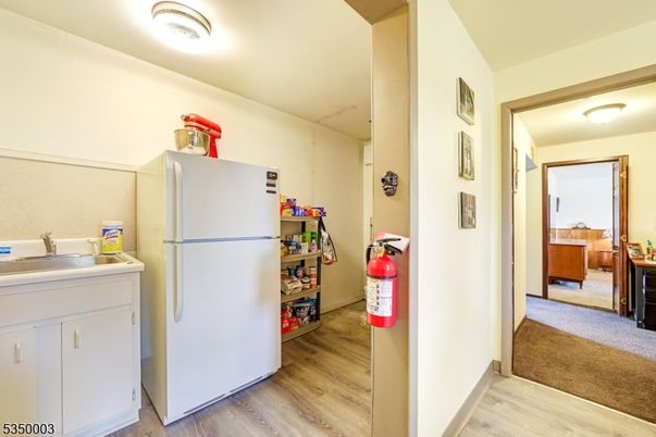 Interior, Washer, Wood Texture Flooring