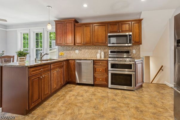 Interior, Kitchen, Pendant Lights, Recessed Lighting, Stainless Steel Appliances