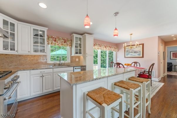 Dining room, Interior, Kitchen, Pendant Lights, Recessed Lighting, Wood Texture Flooring