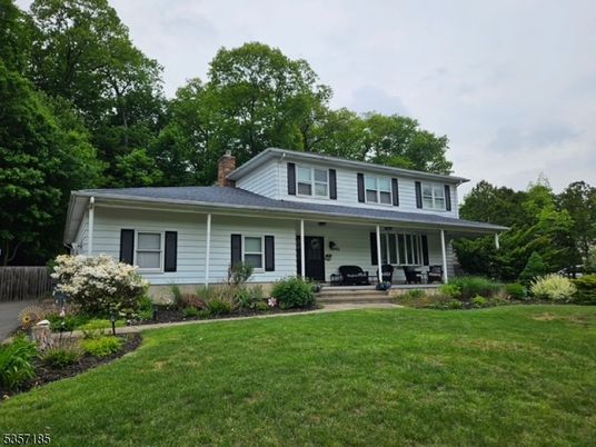 Backyard, Exterior, Facade, Split Level