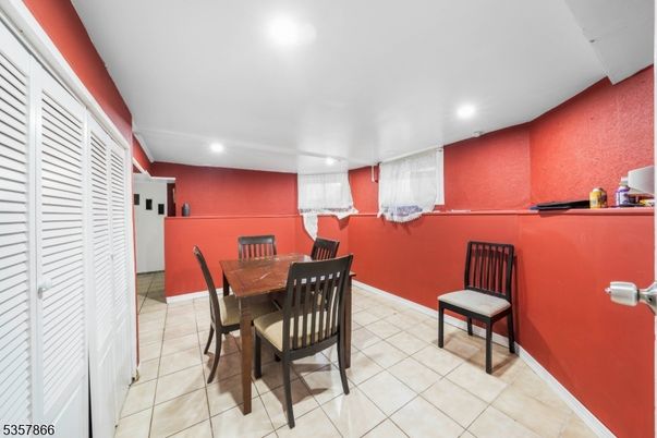 Dining room, Interior, Recessed Lighting