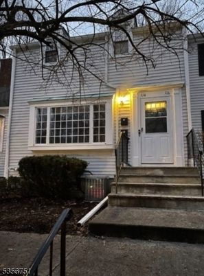 Exterior, Facade, Cape Cod